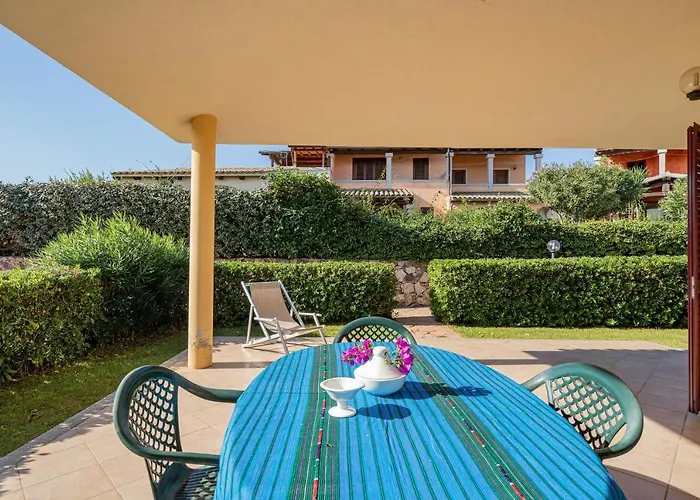In With Swimming Pool In Cala Girgolu شقة فندقية 3*