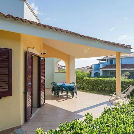In With Swimming Pool In Cala Girgolu Апарт-отель